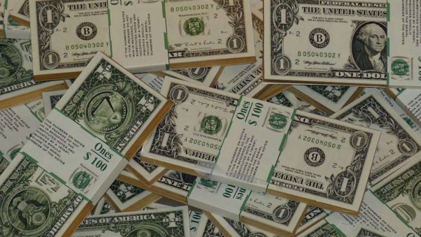 US Dollar holds gains after FOMC minutes, labor market data